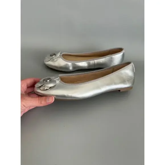 New Circus by Sam Edelman Silver Flats Size 7.5 - Picture 5 of 10
